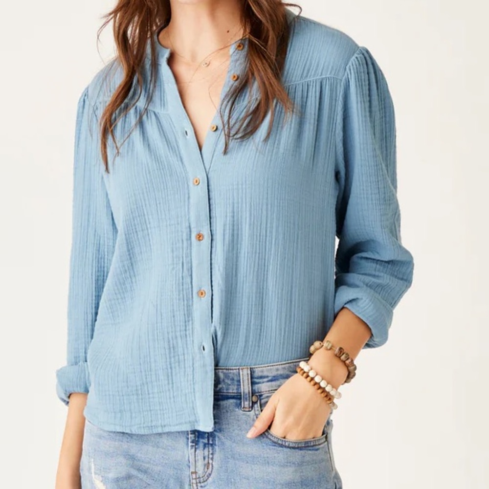 Carve Designs Blue 3/4 Sleeve Button Down Blouse